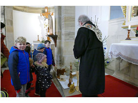 Krippenandacht mit Segnung der Kinder (Foto: Karl-Franz Thiede)